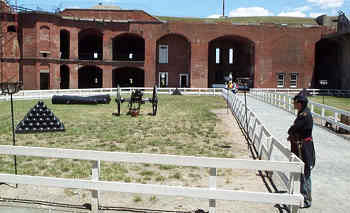 FtDelaware_inside_cropped.jpg (35565 bytes)