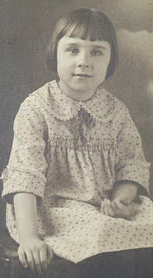 MinnerRuthAnna_Age8.jpg (37410 bytes)