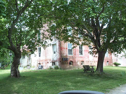 StewartDavid_HousePresentCorner_Peg.JPG (49176 bytes)