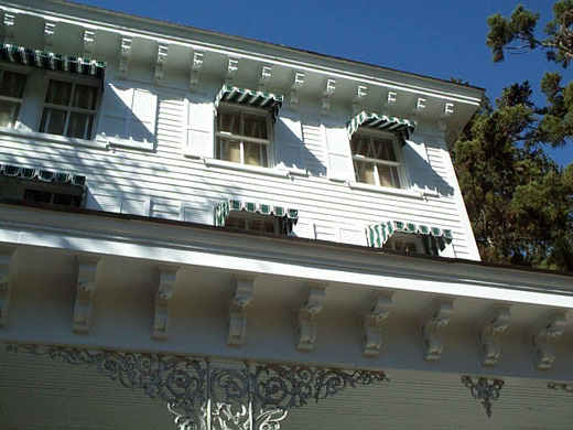 WilsonAlexander_House_detail_Peg.jpg (26156 bytes)