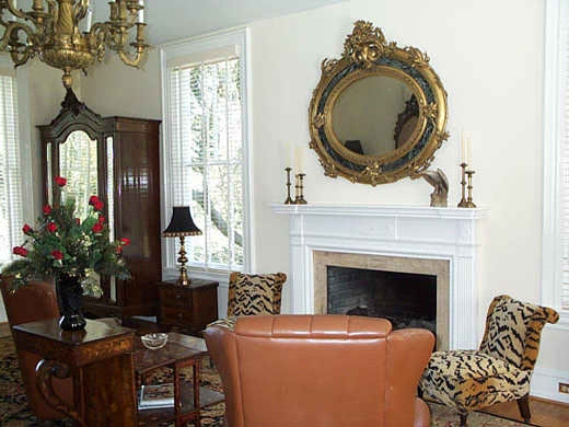 WilsonAlexander_MasterBedroom_Peg.jpg (32147 bytes)