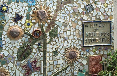 MosaicWall_Plaque.jpg (60765 bytes)